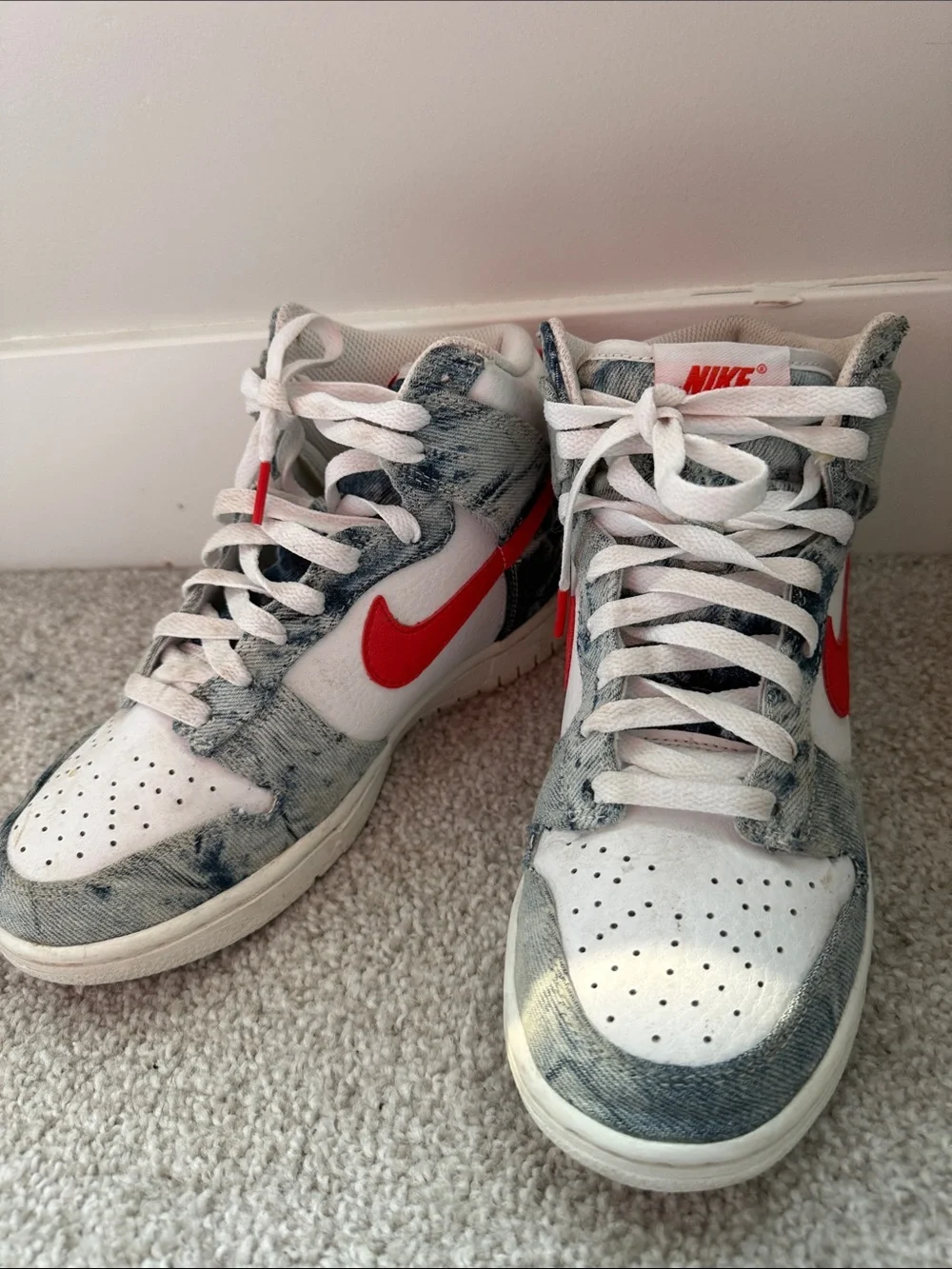Nike High-Top Sneakers in White, Denim and Red